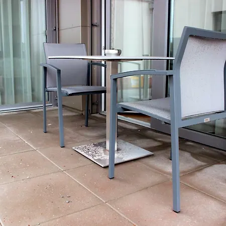 Schweitzer Center Lägenhet