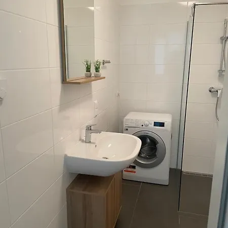 Schweitzer Center Διαμέρισμα Γκρατς